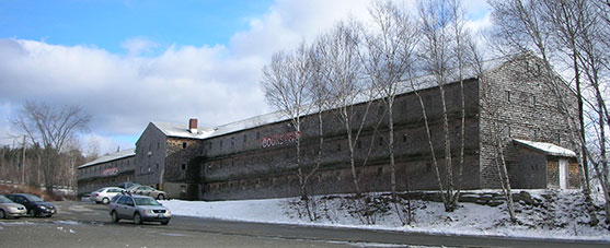 outside view of the Chicken Barn antiques Ellsworth Maine